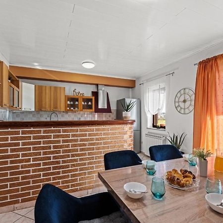 Sea View Apartments With Shared Pool Pomer Exteriör bild