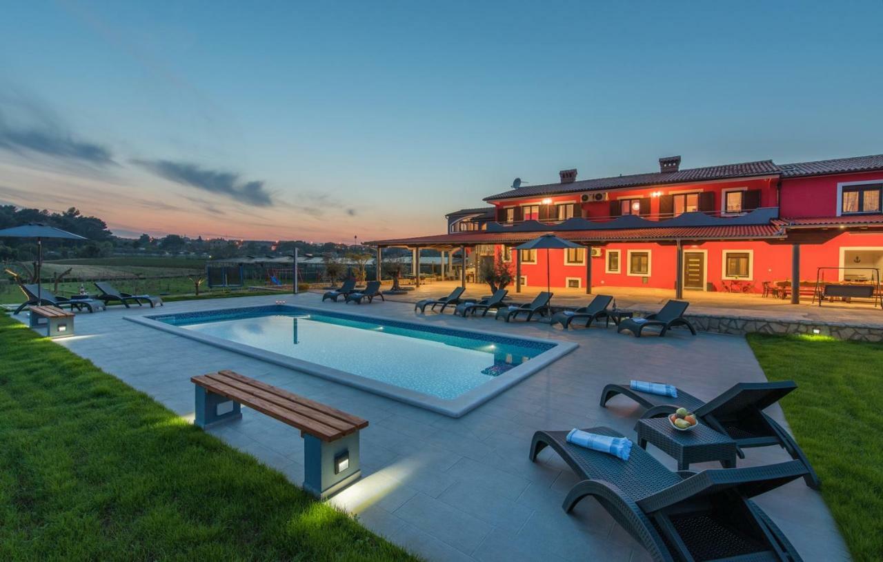 Sea View Apartments With Shared Pool Pomer Rum bild