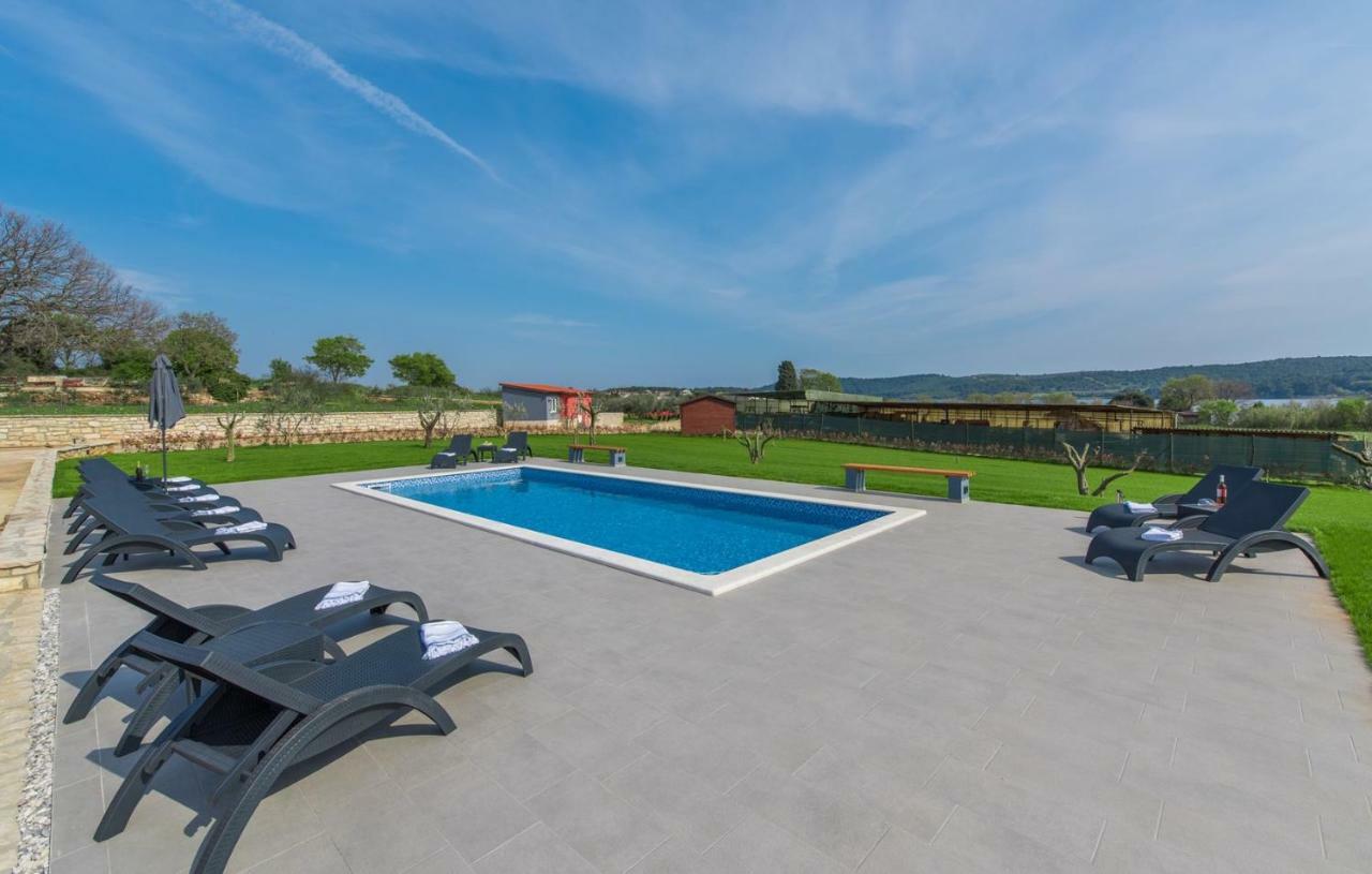 Sea View Apartments With Shared Pool Pomer Rum bild